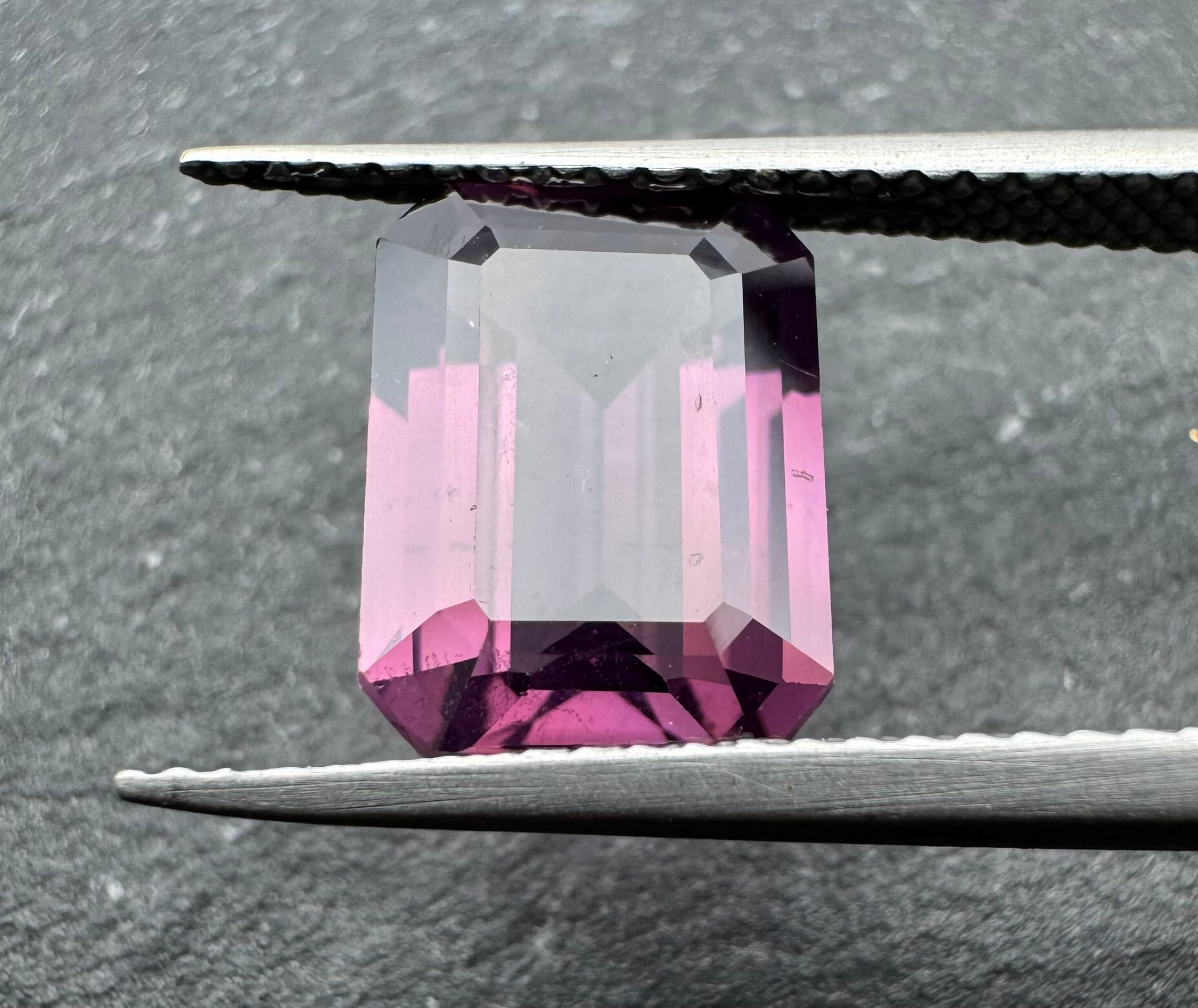 Natural Spinel 3,40 Carat Purplish Pink No Treatment IGI Certified