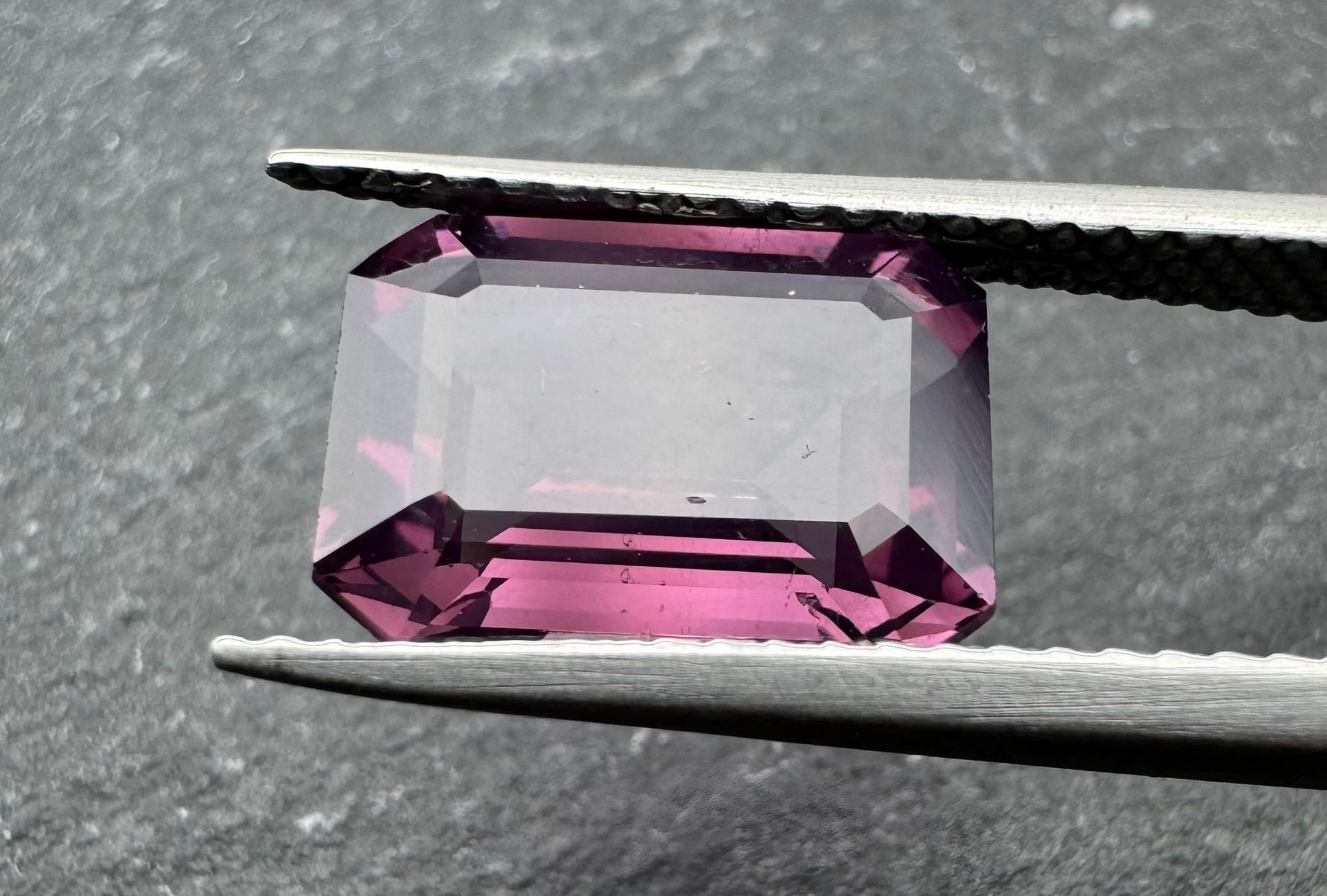 Natural Spinel 3,40 Carat Purplish Pink No Treatment IGI Certified