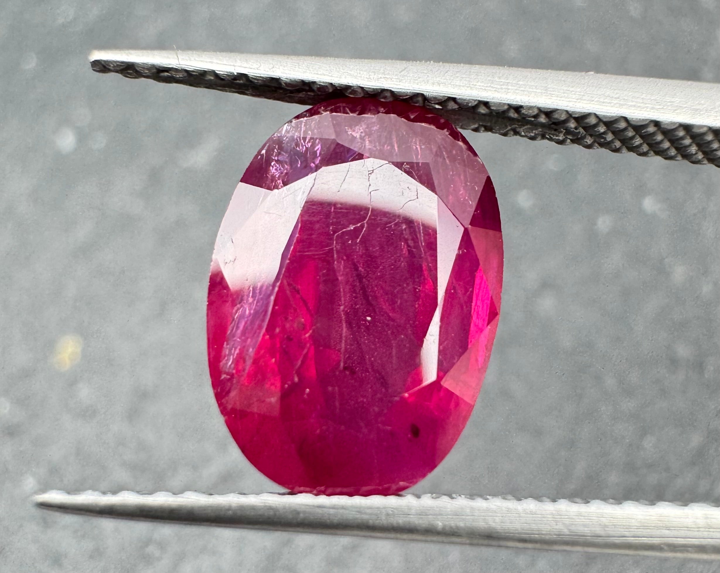 Natural Ruby 3,59 Carat Purplish Pink No Treatment IGI Certified