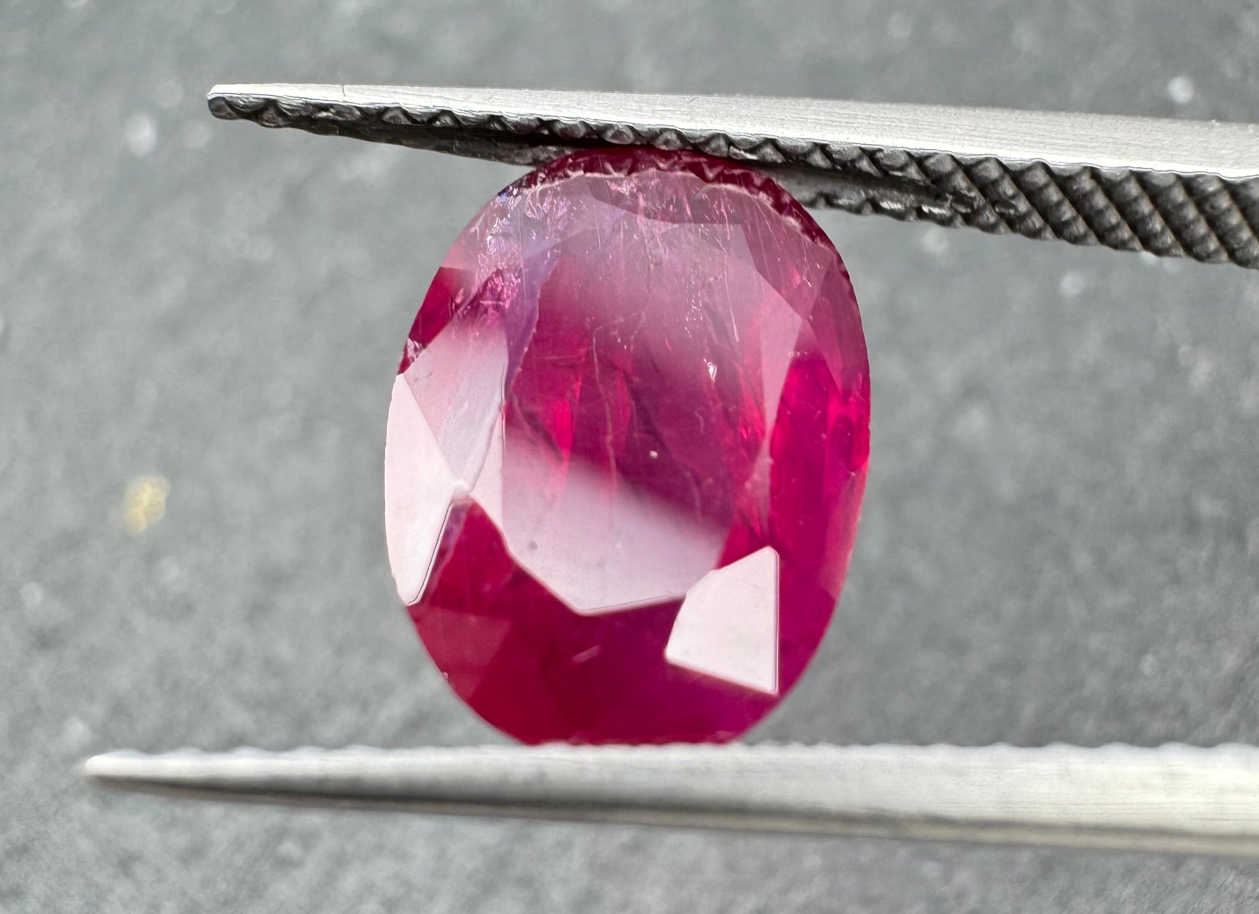 Natural Ruby 3,59 Carat Purplish Pink No Treatment IGI Certified