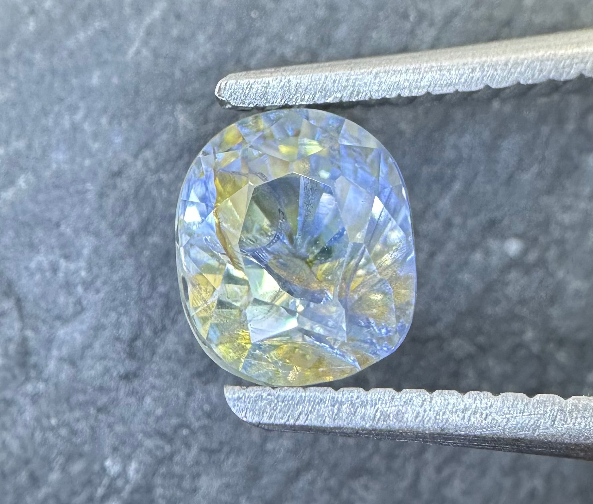 Natural Sapphire 3,16 Carat Bi-Color No Treatment ALGT Certified