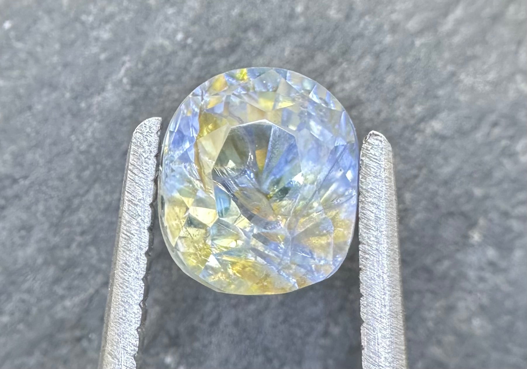 Natural Sapphire 3,16 Carat Bi-Color No Treatment ALGT Certified