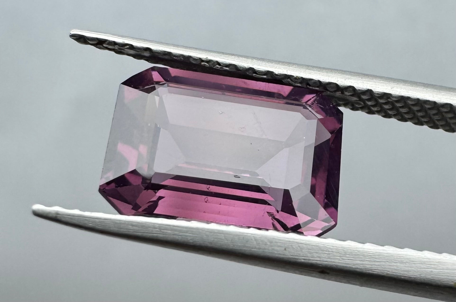 Natural Spinel 3,40 Carat Purplish Pink No Treatment IGI Certified